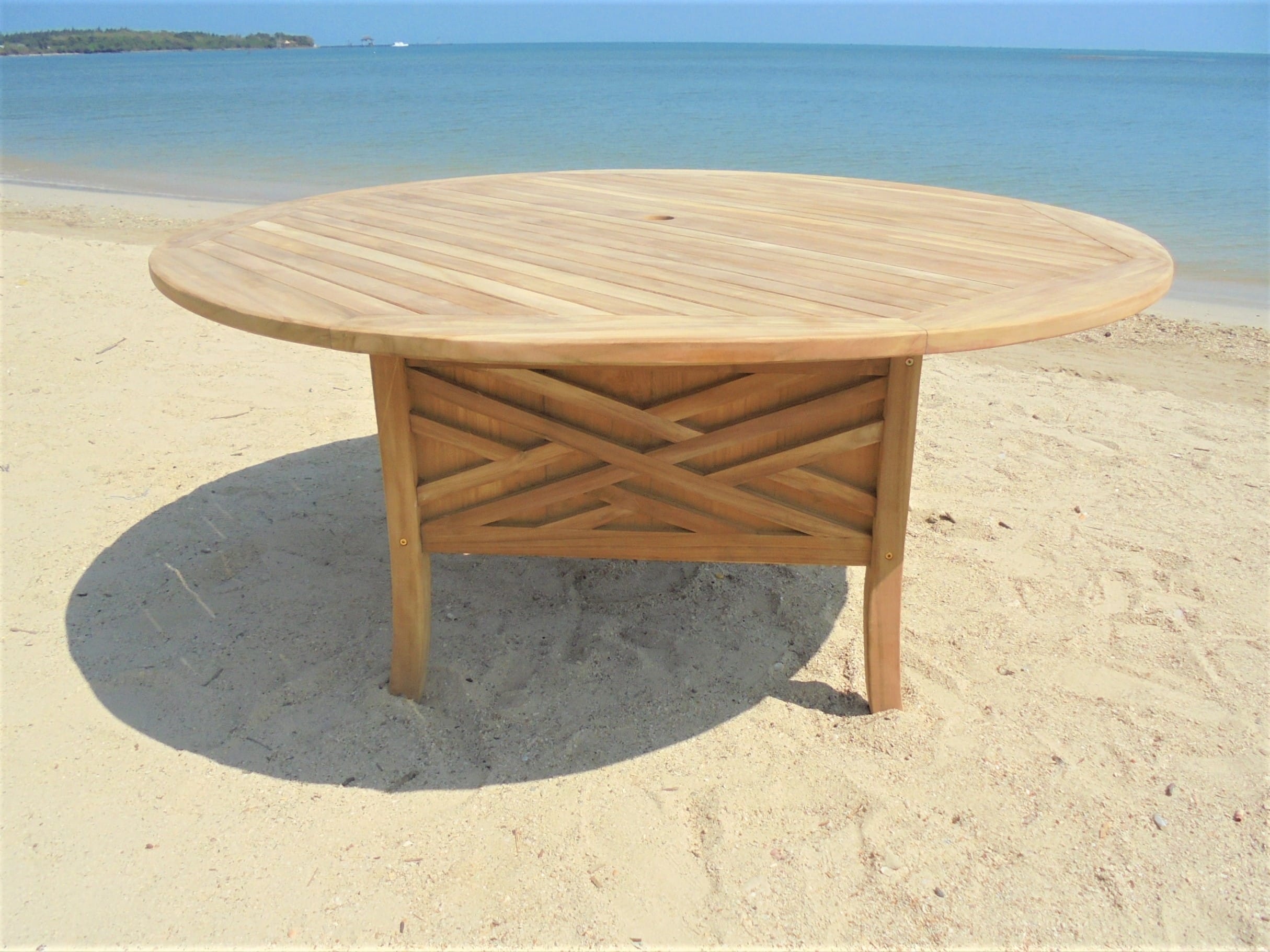 Chippendale 64" Round Pedestal Table ..seats 8